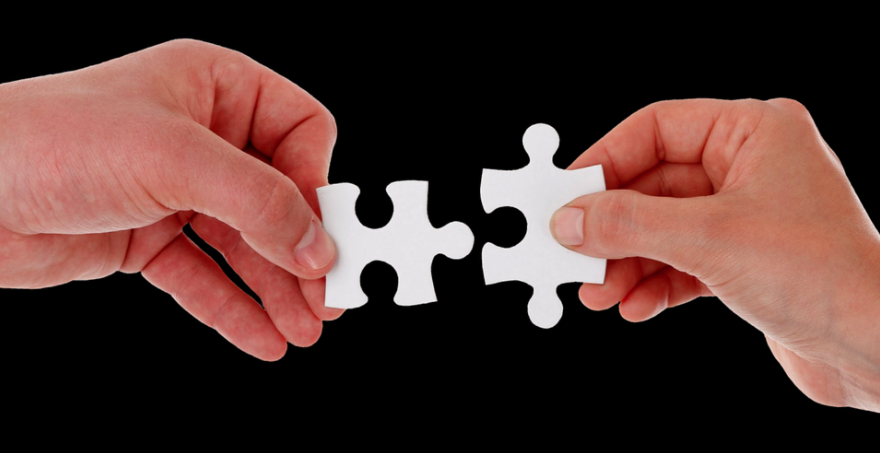 business partnership-puzzle pieces fit together-photo-CC0 license-Pixabay