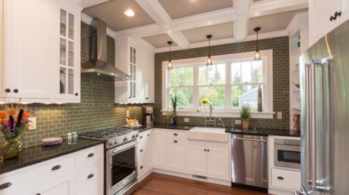 This kitchen remodel emphasizes the home’s 1920 motif. Photo: courtesy J.S. Brown & Co.